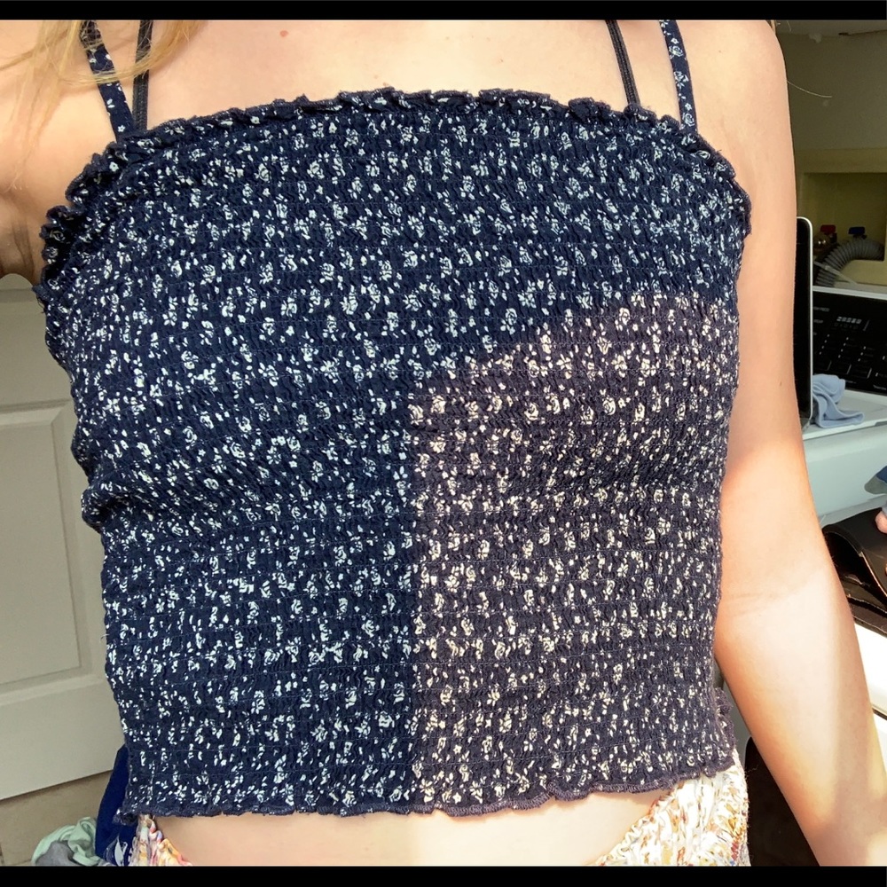 Brandy melville//ruffle top